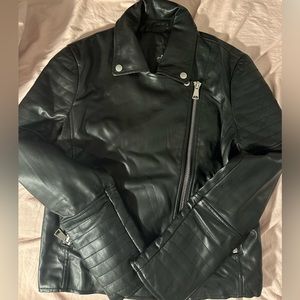 Women’s cropped leather jacket